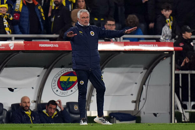 Фенербахче – Галатасарай – 1:2. Червона картка Моуріньо. Відео голів