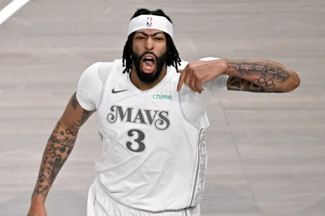 ВІДЕО. Ентоні Девіс оформив дабл-дабл і провів найкращу гру за Даллас