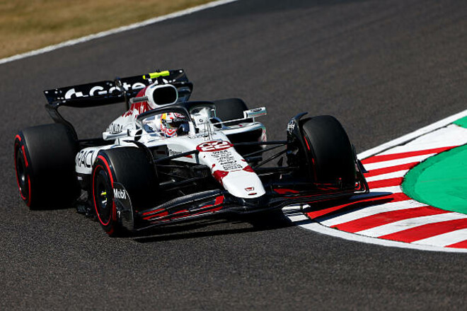 Старт Гран-при Японии: дебют новичка Ред Булла, большая авария и пожары