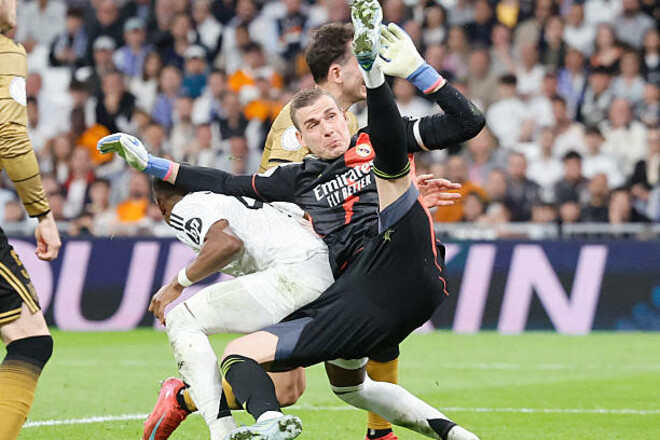 «Збережіть його для Арсенала». Реакція вболівальників на травму Луніна