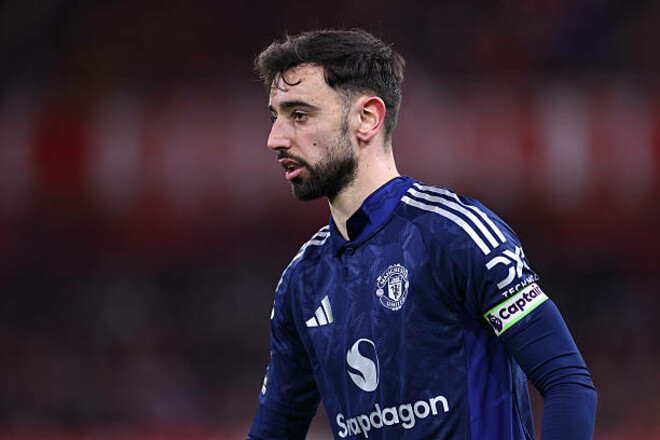 Бруну Фернандеш получил награду от АПЛ и сравнялся с Руни