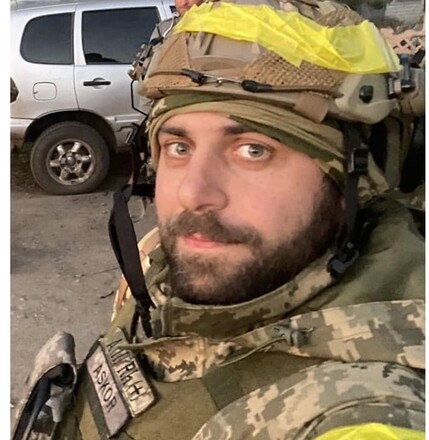 Склоним головы. Тренер чемпионов-паралимпийцев, погибший с родным братом