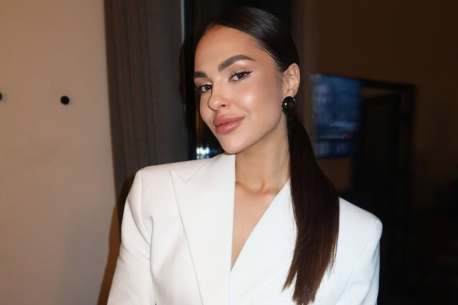 Футболіст Динамо ставить лайки доньці Шацьких. Це не сподобається Шапаренку