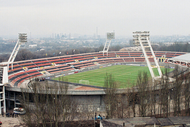 Разруха и запустение. В сеть попали кадры стадиона Шахтер в Донецке