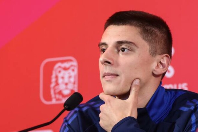 Стало известно, почему Миколенко не попал в стартовый состав Эвертона