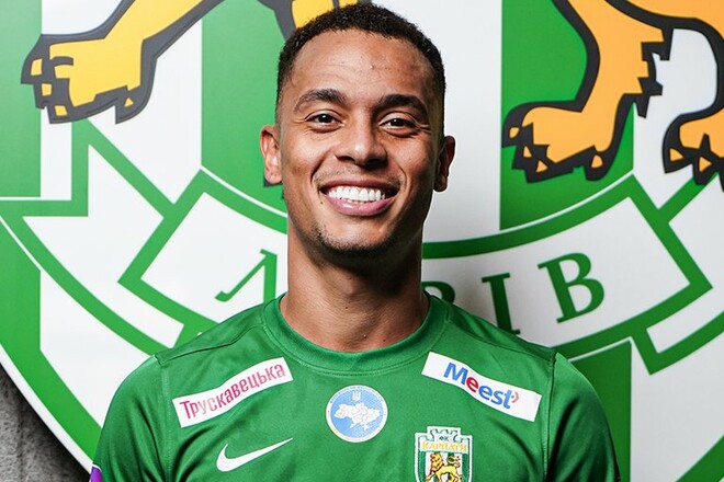 Лидер клуба УПЛ мог перейти в АПЛ. Известно, почему трансфер не состоялся