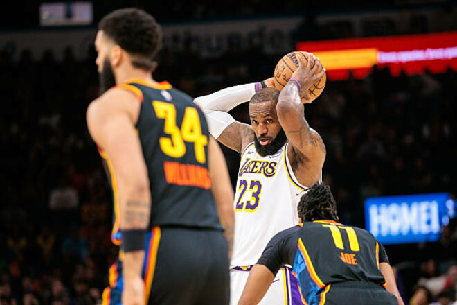 Лейкерс встановили командний рекорд по триочковим за гру
