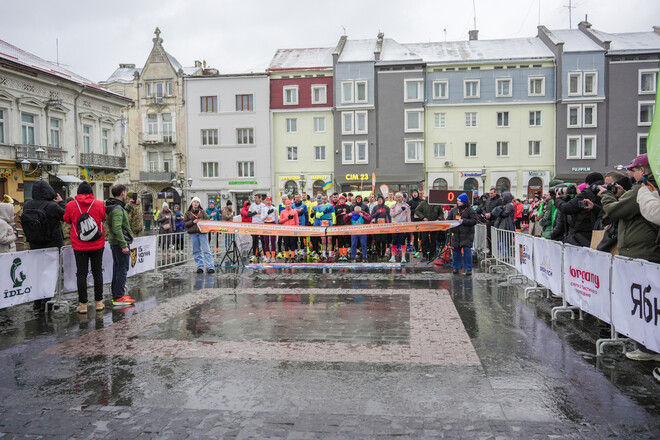 Владимир Киц выиграл полумарафон в снежном Дрогобыче