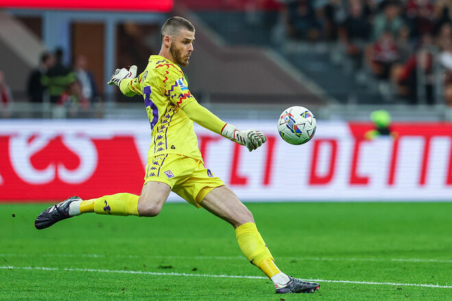 Фиорентина удвоит зарплату голкиперу, чтобы он не выбрал другой клуб