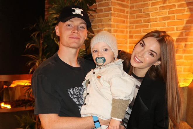 ФОТО. Жена Цыганкова поделилась редкостными семейными кадрами. Милота