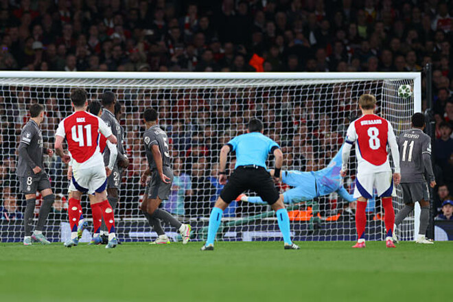 Экс-игрок Реала рассказал, почему Куртуа пропустил голы со штрафных