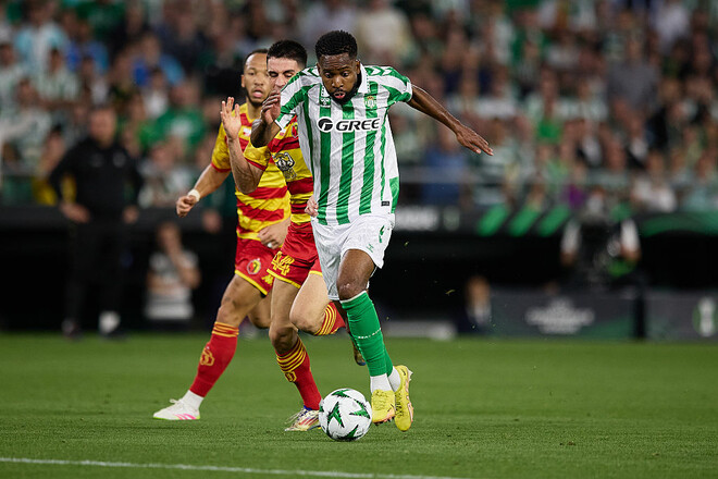 Седрик Бакамбу стал новым рекордсменом Бетиса