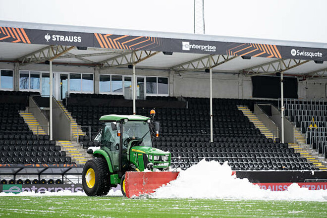 Гори снігу. Матч Ліги Європи був під загрозою зриву. Яка ситуація нині?