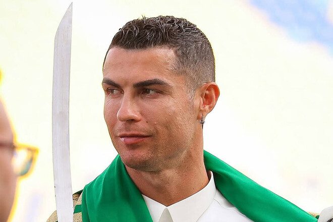 ФОТО. Криштиану Роналду живёт в страхе в Саудовской Аравии. Сменил охрану