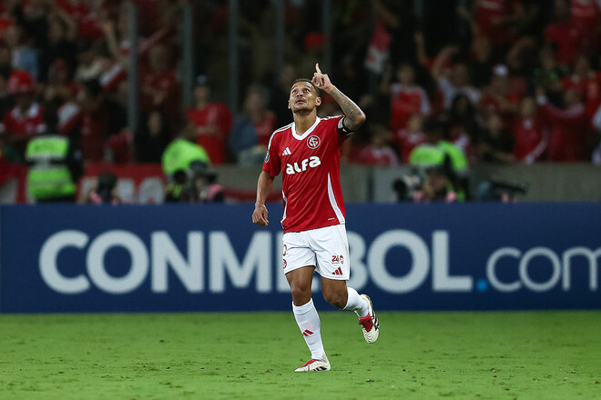 Алан Патрик сделал хет-трик за один тайм в Кубке Либертадорес