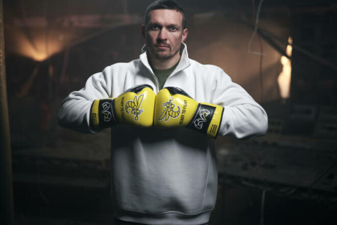 ФОТО. Таким Усика вы еще не видели. Разгневанный и с одним титулом