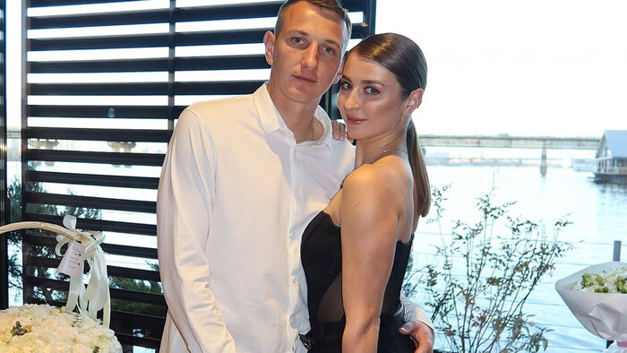 ФОТО. Дружина гравця Шахтаря засудила українців за підтримку хіта з рф