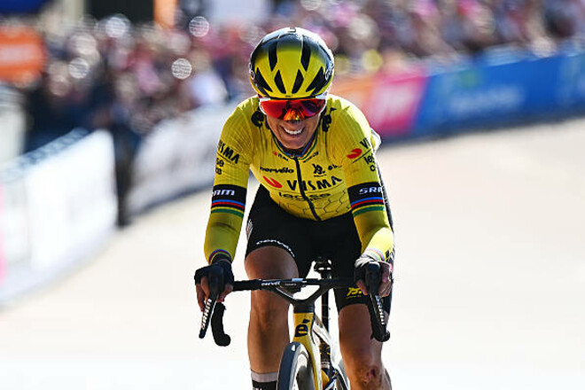 Королева Рубэ. Ферран-Прево выиграла женский Paris-Roubaix