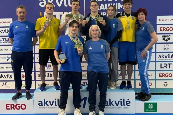 Украинцы взяли 15 медалей на соревнованиях по плаванию в Вильнюсе