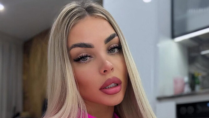 ФОТО. Футболист УПЛ впечатлил свою девушку презентом. Она – модель