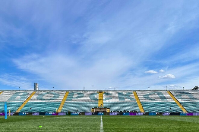 Через несколько минут после гола. Матч УПЛ прерван из-за тревоги