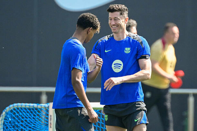 ЛЕВАНДОВСЬКИ: «Ямаль, нам варто почекати твого 18-річчя»