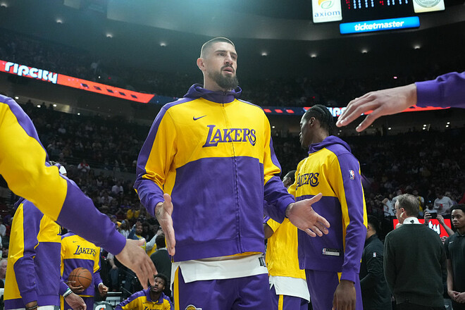 Лейкерс визначилися із долею Леня на стадію плей-оф