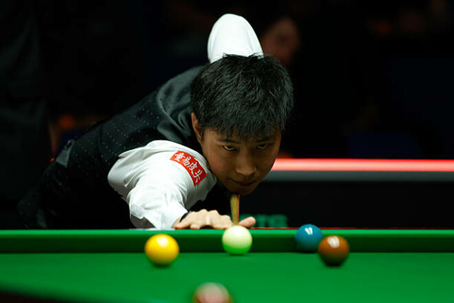 Квалификация ЧМ по снукеру. Аматор попал в Крусибл, пройдя 4 раунда