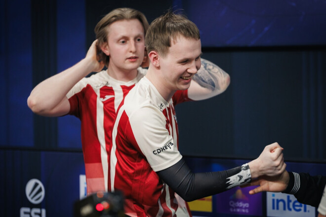 Стали известны первые два клуба, прошедшие на Austin Major