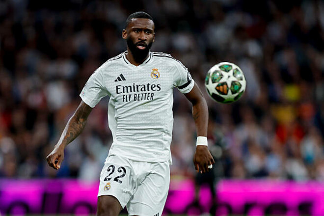 Это не красная карточка? Защитника Реала могли удалить из-за ужасного фола