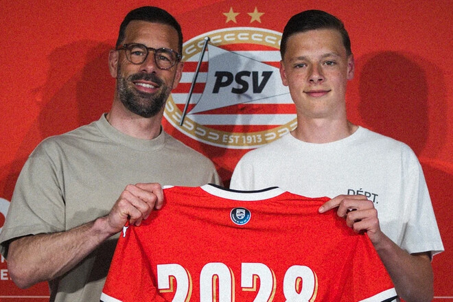 Atamın izi ilə. Əfsanəvi forvardın oğlu PSV ilə müqavilə imzalayıb
