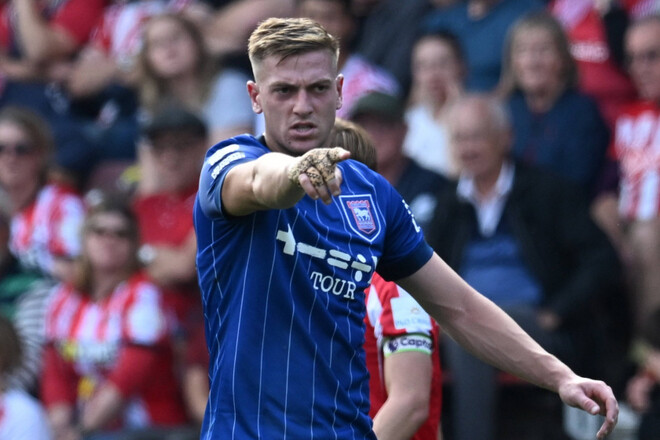 Ман Юнайтед нашел игрока на проблемную позицию. Он воспитанник Ман Сити