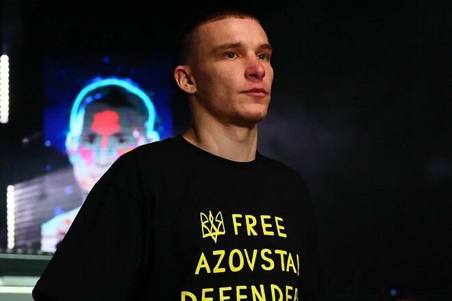 Непобежденный украинский боксер пробился в 1/8 финала Гран-при WBC