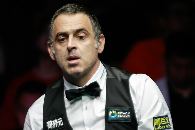 Не пропустив жодного ЧС. Ронні зіграє з Картером, якого штовхнув плечем