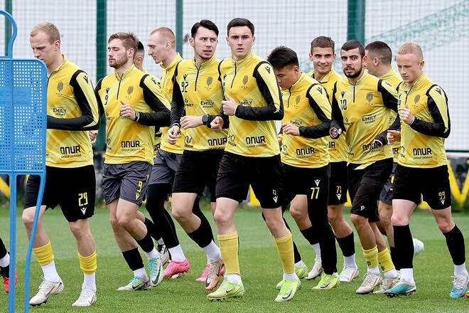 Карпаты и Рух определились со стартовыми составами на львовское дерби