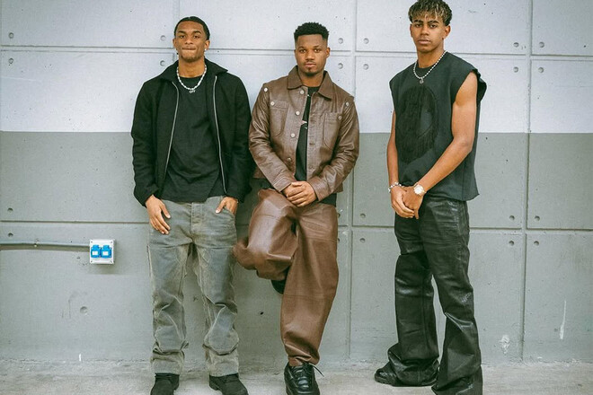 ФОТО. Футболисты Барселоны удивили новыми кадрами. Как Jonas Brothers