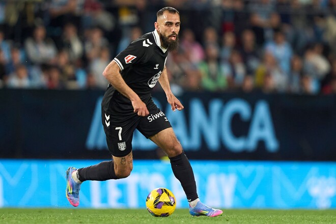 Первый после Форлана. Игрок Сельты трижды отличился в ворота Барселоны