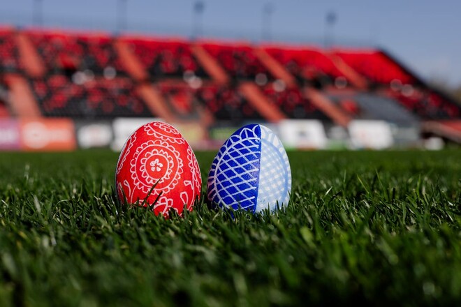 ВИДЕО. Верес и Черноморец оригинально разыграли мяч и стороны