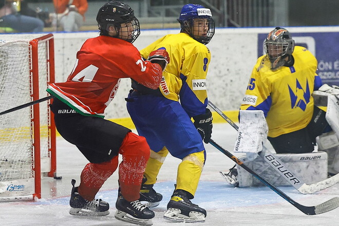ЧС з хокею U-18. Збірна України відкрила турнір розгромною перемогою
