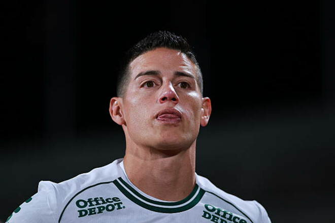 Екс-гравець Реала накинувся на суддю та отримав дві жовті за кілька секунд