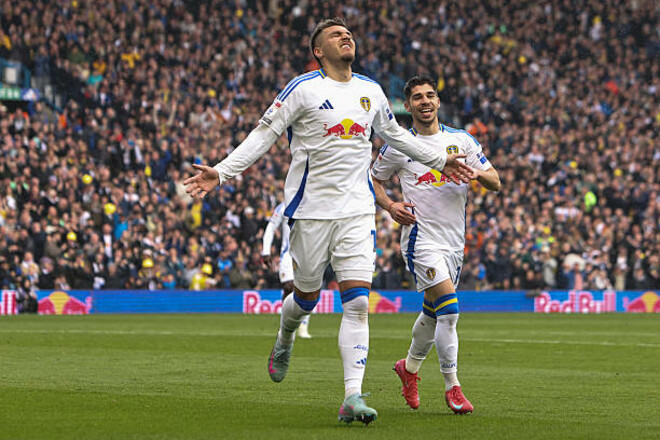 Покер в первом тайме. Нидерландский футболист вошел в историю Лидса