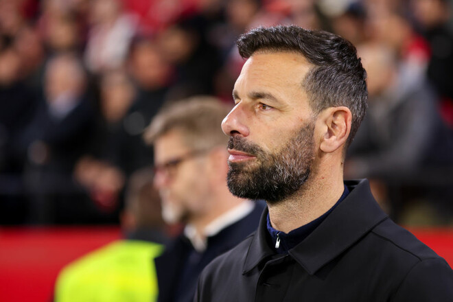 Лестер вероятно уволит ван Нистелроя. В клубе уже нашли тренера