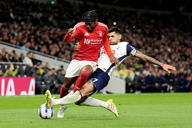 Лісники рвуться в Лігу чемпіонів. Тоттенхем поступився Ноттінгему в грі АПЛ