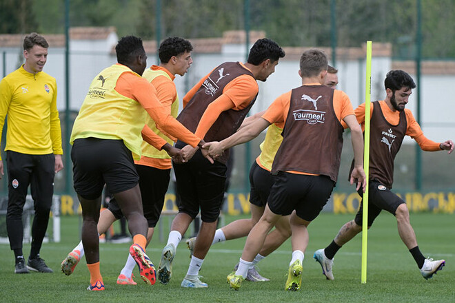 ФОТО. Тренировка Шахтера. Горняки ведут подготовку к полуфиналу Кубка