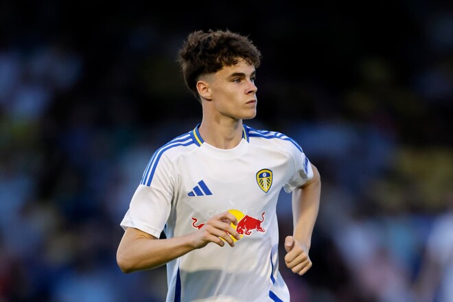 П’яте покоління Греїв у Лідсі. Проти Сток-Сіті дебютував наймолодший