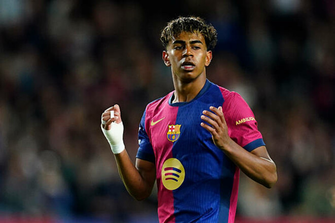 Барселона приняла решение по Ямалю на фоне рекордных предложений