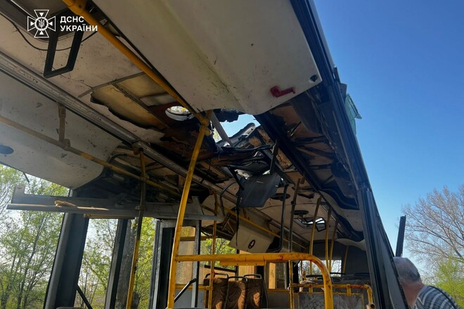 Удар дроном по автобусу в Марганці. 9 загиблих, близько 50 поранених