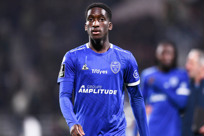 ОФІЦІЙНО. Готуються до єврокубків? Аугсбург оформив перший трансфер