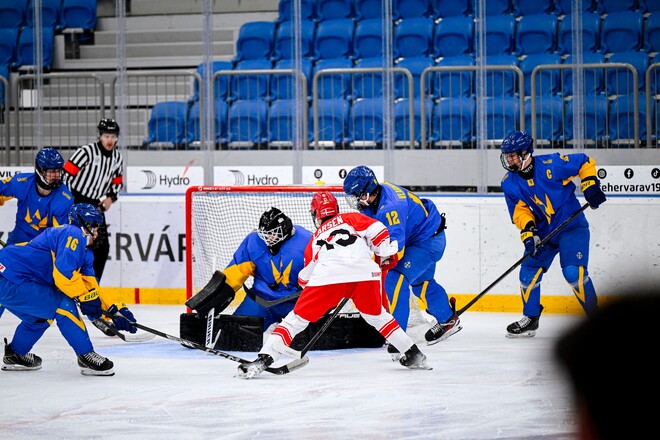 ЧС з хокею U-18. Визначився чемпіон, де закінчить Україна. Таблиця