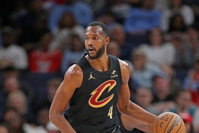 В НБА назвали лучшего игрока сезона защитного плана